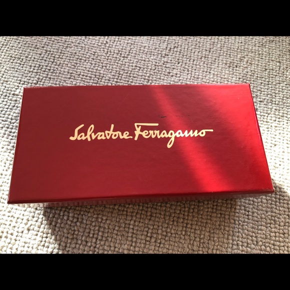 Ferragamo sunglasses - Picture 4 of 4